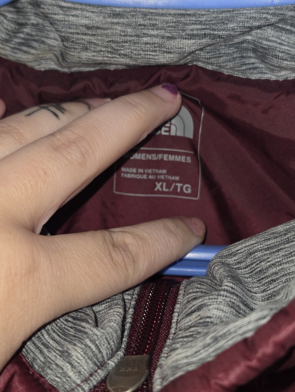 The North Face Pseudio Women’s Gray Red Full Zip Performance Vest Size XL - Picture 2 of 4